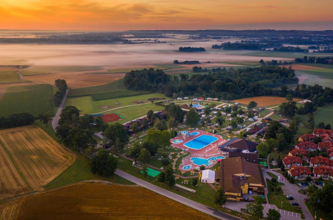 Terme Banovci - Hotelsko Naselje Zeleni Gaj Екстериор снимка