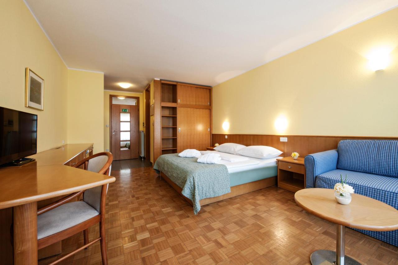 Terme Banovci - Hotelsko Naselje Zeleni Gaj Екстериор снимка